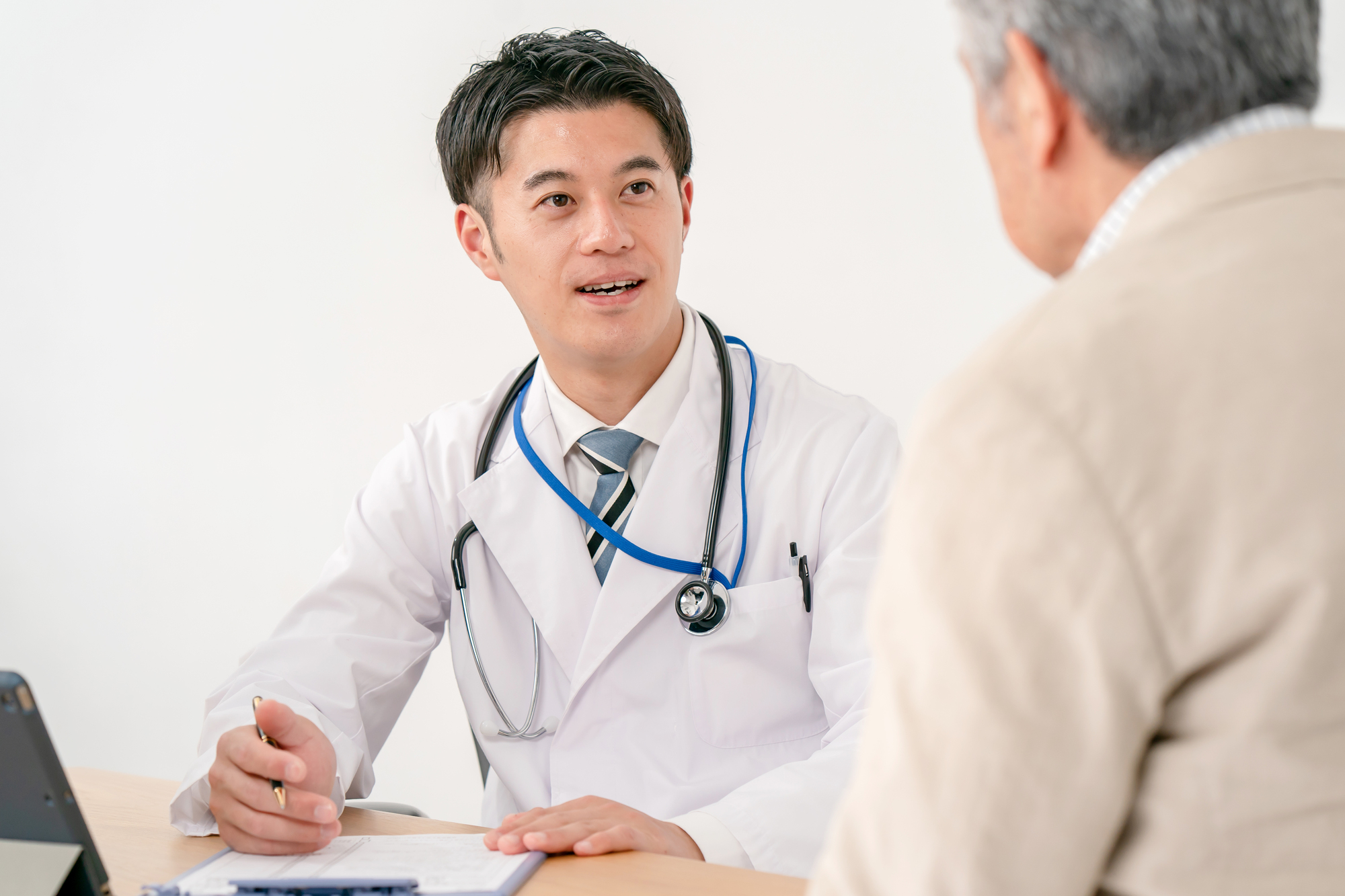 前立腺がんの余命・生存率とは？ステージ別の特徴と進行スピード・治療法を解説