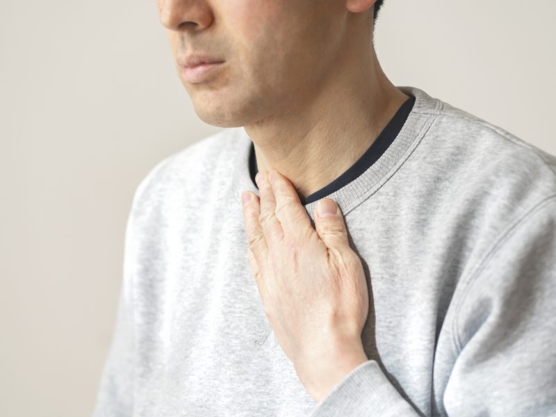 逆流性食道炎と食道がんの見分け方｜似た症状に潜むリスクと見逃さないポイント